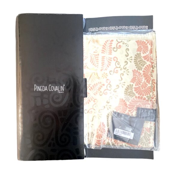 Contemporary Avant-Garde Floral Silk Shawl, Pineda Covalin (Mexico) - Picture 2 of 4